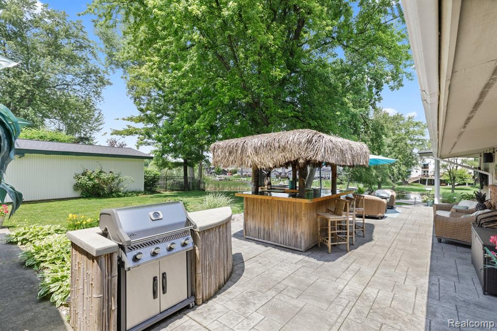 2159 HELMSFORD Drive, Wolverine Lake, MI 48390 — Photo 39