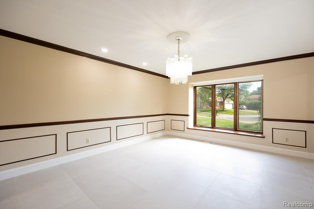 6275 Fairbrook Court, West Bloomfield, MI — Photo 8