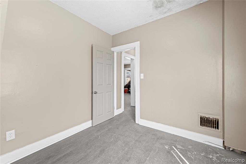 705 Cleophus Parkway, Lincoln Park, MI 48146 — Photo 13