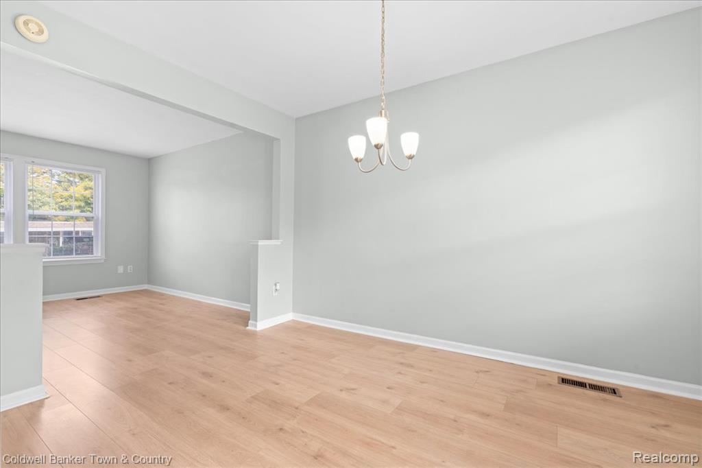 6232 Beechfield Drive, Lansing, MI 48911 — Photo 8
