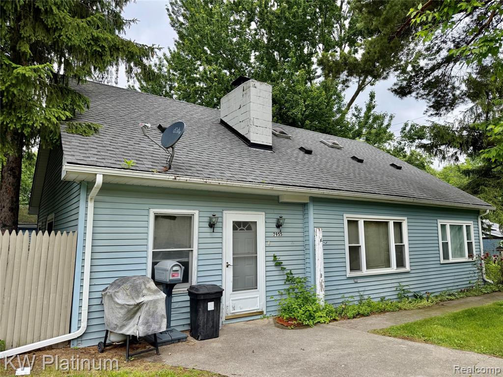 7955 Lakeshore Road, Burtchville, MI 48059