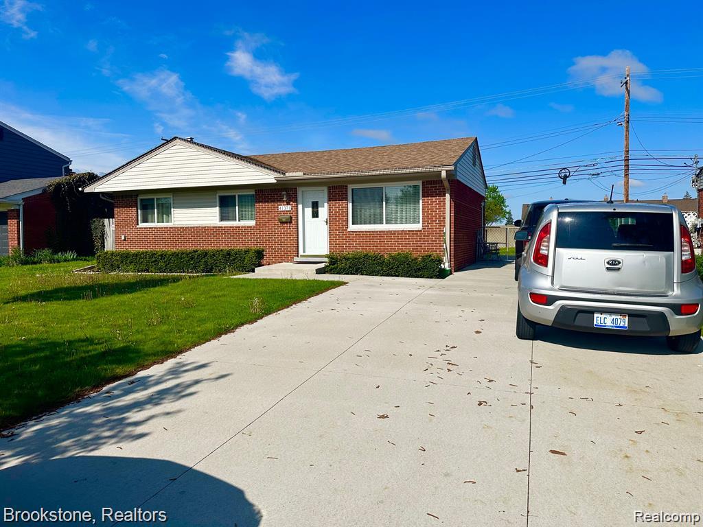 41371 HAMILTON Drive, Sterling Heights, MI 48313 — Photo 3