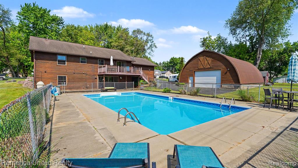 339 S Collins Street, Fowlerville, MI 48836 — Photo 2
