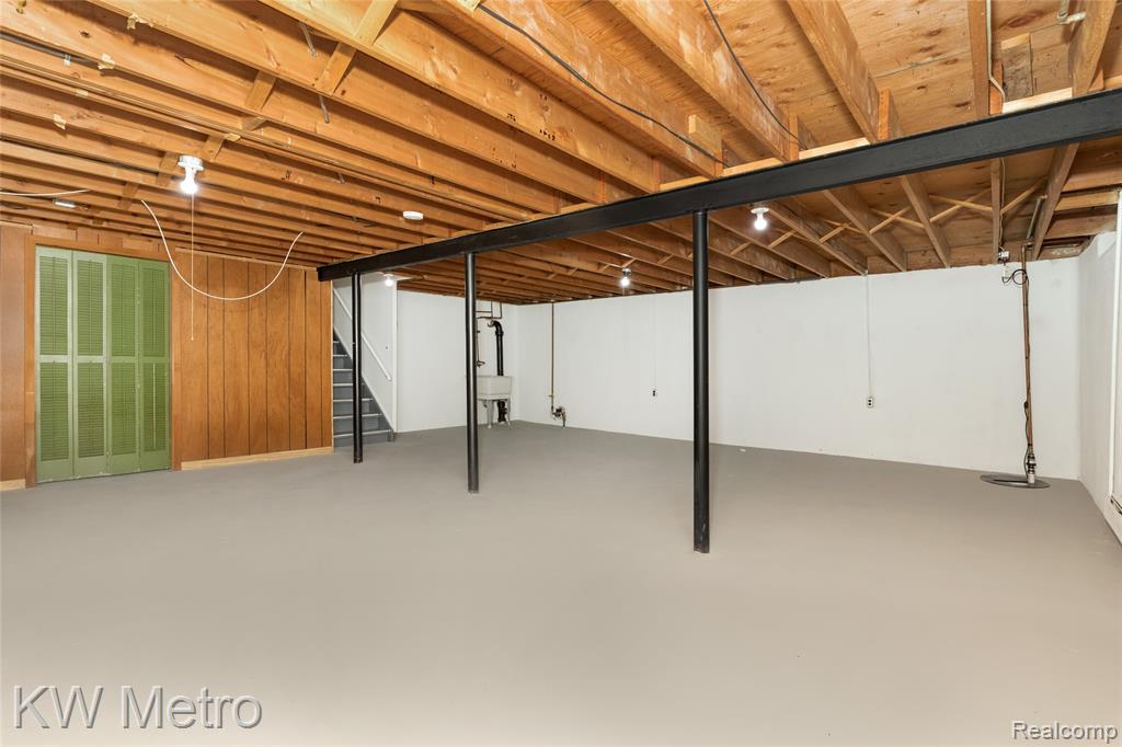 5897 Sutters Lane, Bloomfield Hills, MI 48301 — Photo 38