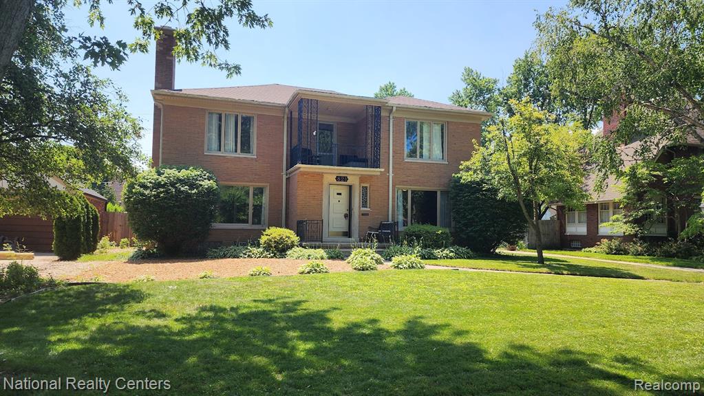 821 Pemberton Road, Grosse Pointe, MI 48230