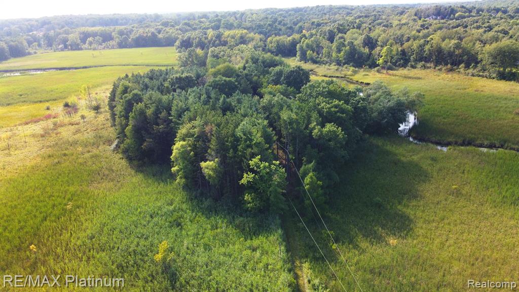 2750 KENSINGTON ROAD, Milford, MI 48380 — Photo 6