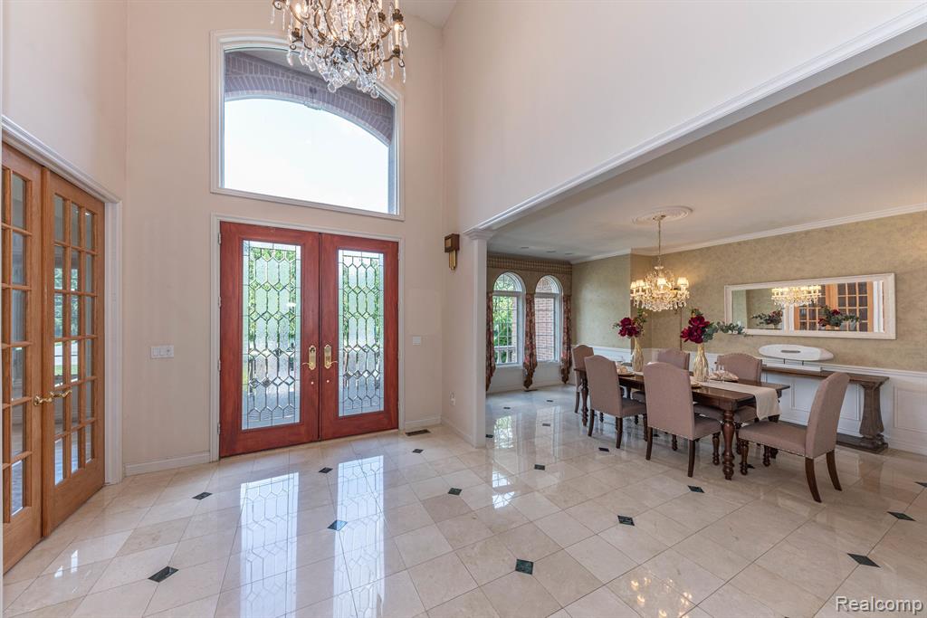 5003 HICKORY POINTE Drive, Orchard Lake Village, MI 48323 — Photo 8
