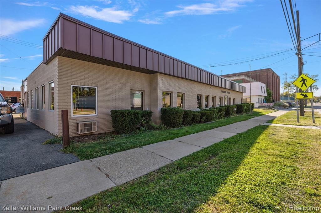 836 Woodward Heights - Photo 4