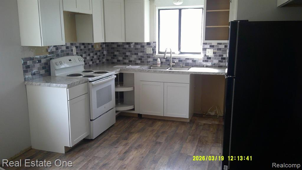 18949 Kenosha Street, Harper Woods, MI 48225 — Photo 15