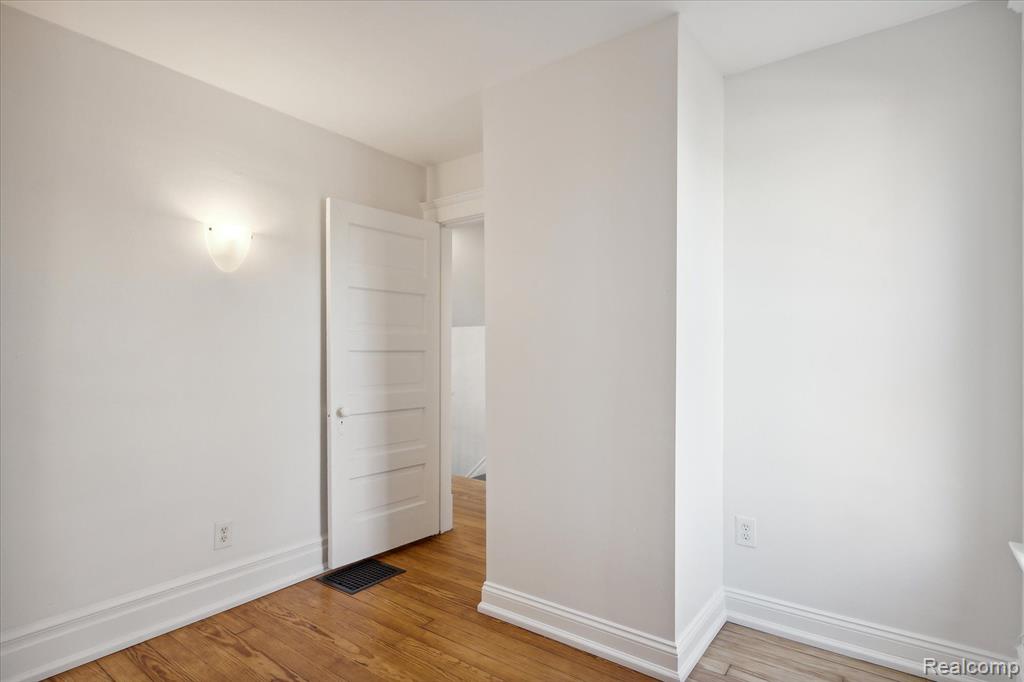618 W LIBERTY Street, Ann Arbor, MI 48103 — Photo 25