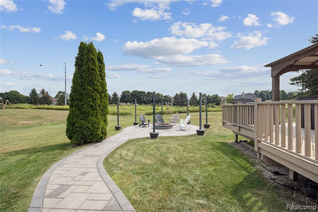 493 Cloverview Lane, Howell, MI 48843 — Photo 42