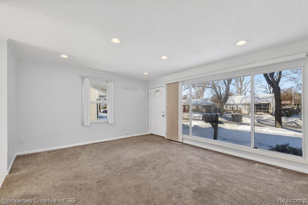 10111 Troy Street, Oak Park, MI, 48237