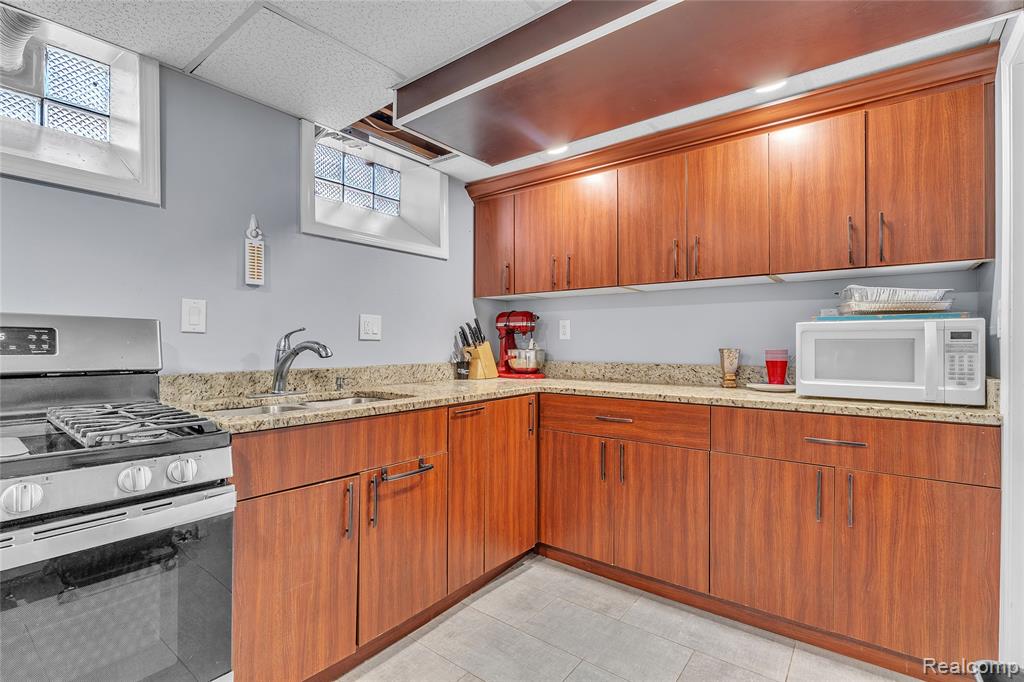 7514 Calhoun Street, Dearborn, MI 48126 — Photo 16