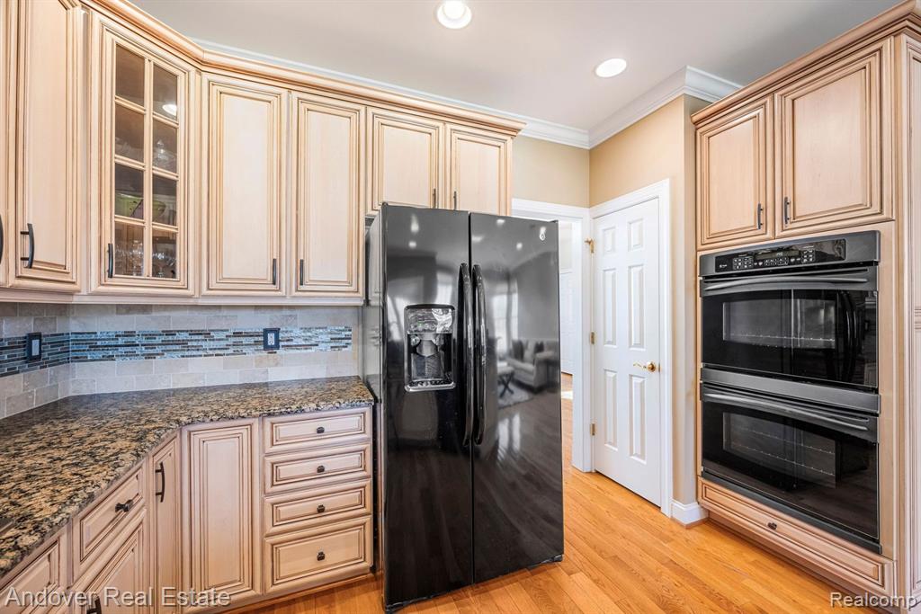 44628 BROADMOOR Circle N, Northville, MI 48168 — Photo 23