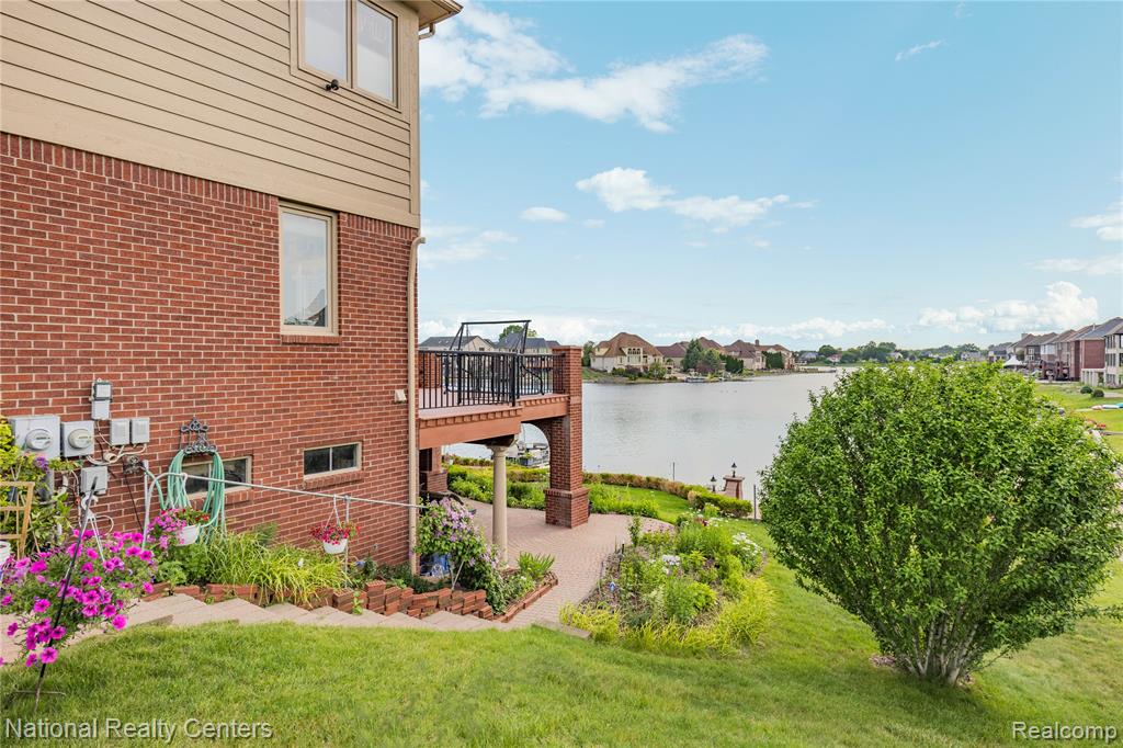 51577 Merry Lane, Utica, MI 48316 — Photo 16