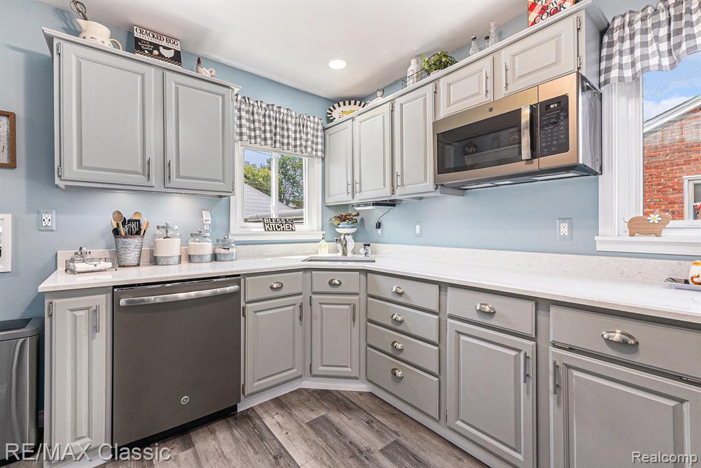 9373 Lathers Street, Livonia, MI 48150 — Photo 4