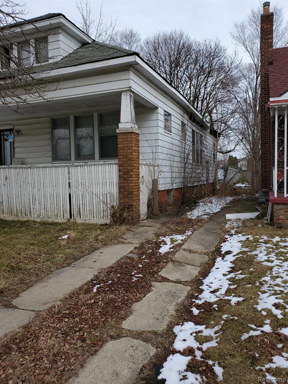 18430 WESTPHALIA Street - Photo 3