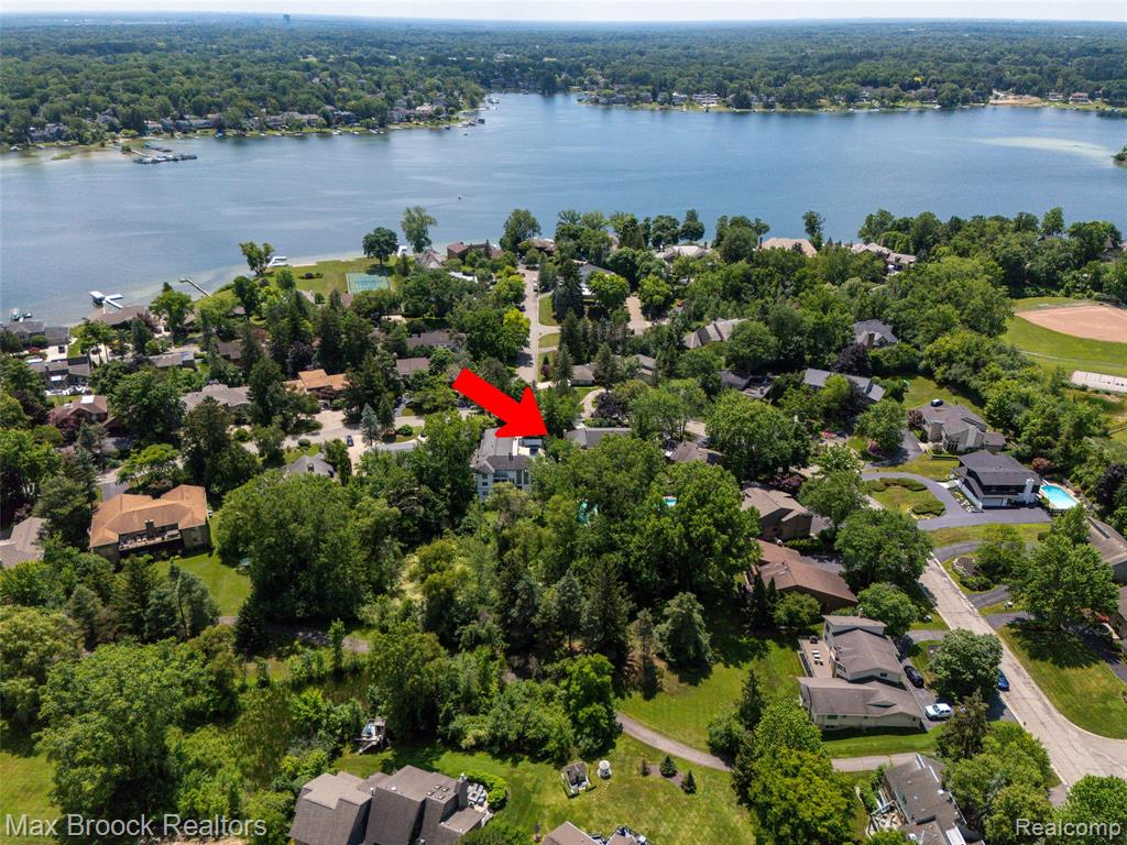 4695 Maura Lane, West Bloomfield, MI 48323 — Photo 4