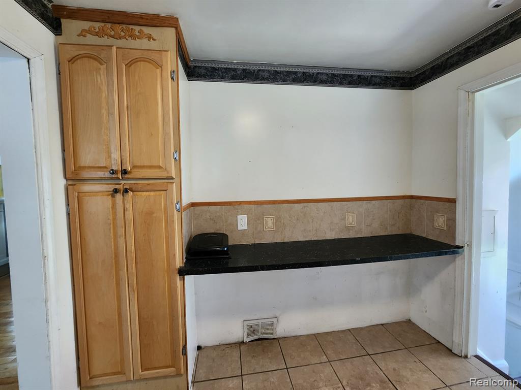9262 Piedmont Street, Detroit, MI 48228 — Photo 20