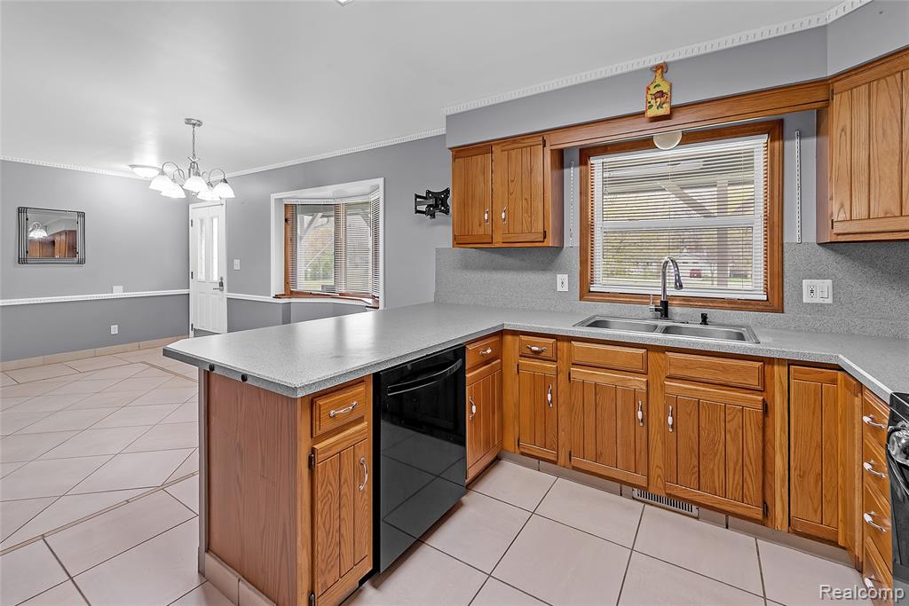 1081 S Gale Road, Davison, MI 48423 — Photo 10