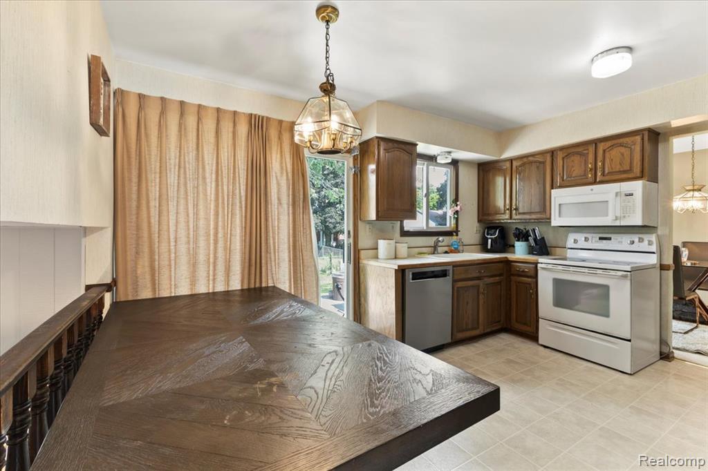 42109 Hartford Drive, Canton, MI 48187 — Photo 17