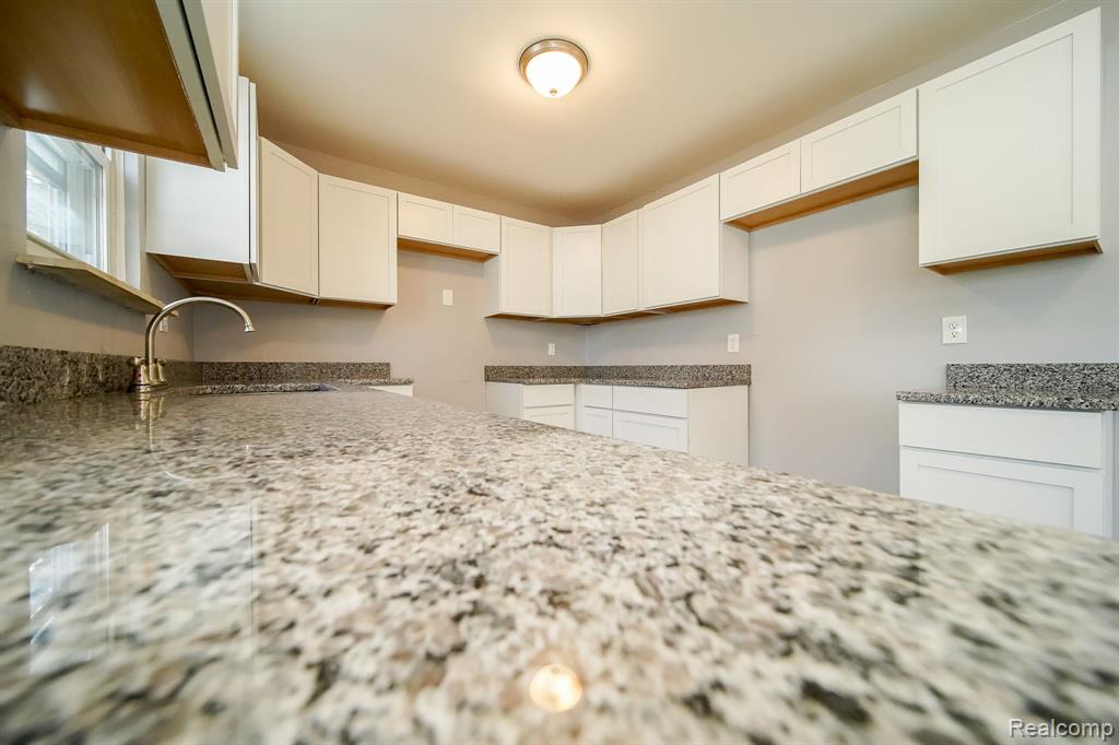 5943 FELLRATH Street, Taylor, MI 48180 — Photo 17
