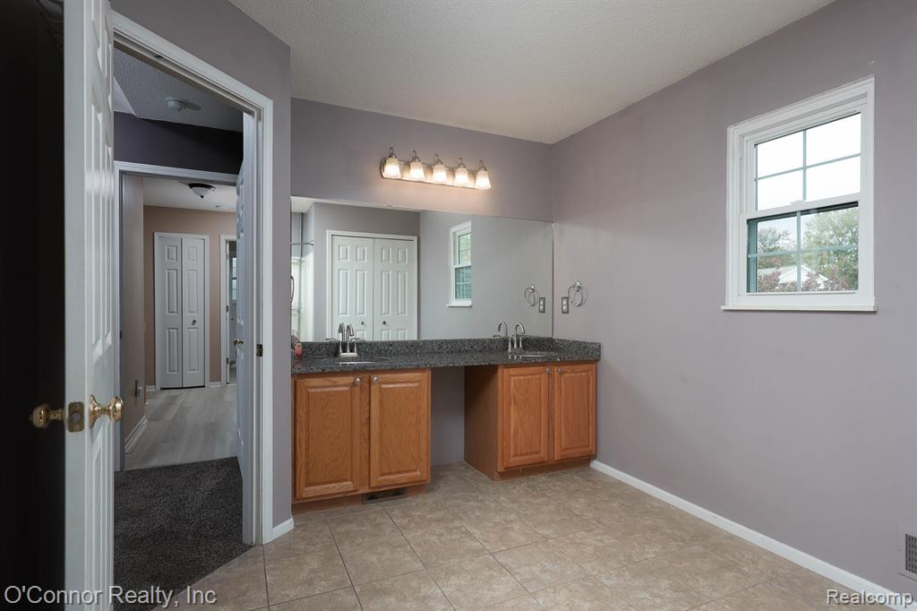 955 Covington, Marysville, MI 48040 — Photo 18