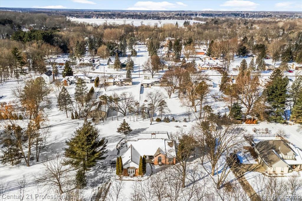 11413 Bancroft Court, Fenton, MI 48430 — Photo 42