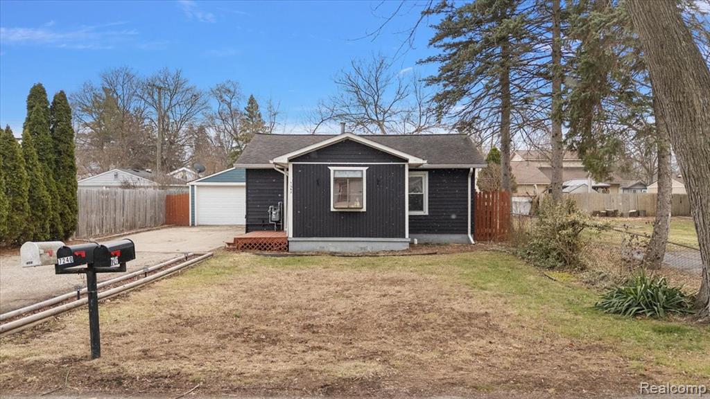 7243 Garvin, Waterford, MI 48329 — Photo 2