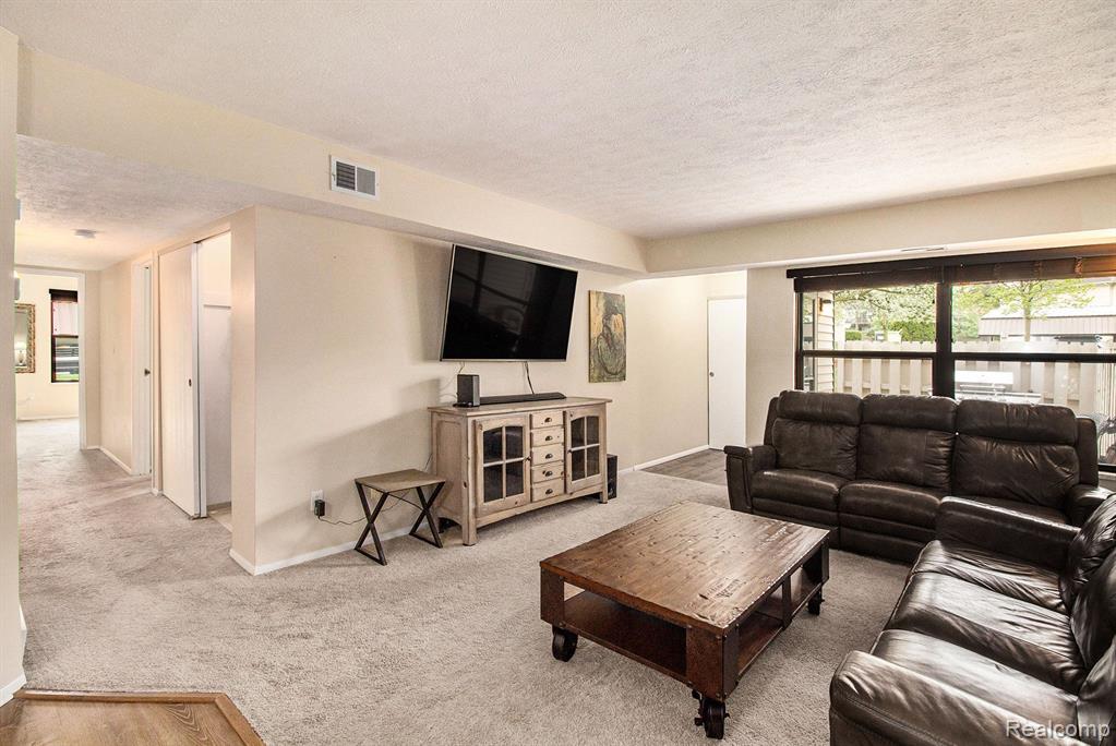 61216 GREENWOOD Drive, South Lyon, MI 48178 — Photo 6