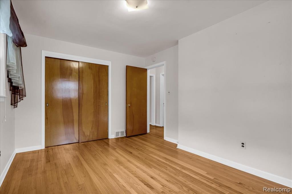 8403 Kinmore Street, Dearborn Heights, MI 48127 — Photo 14