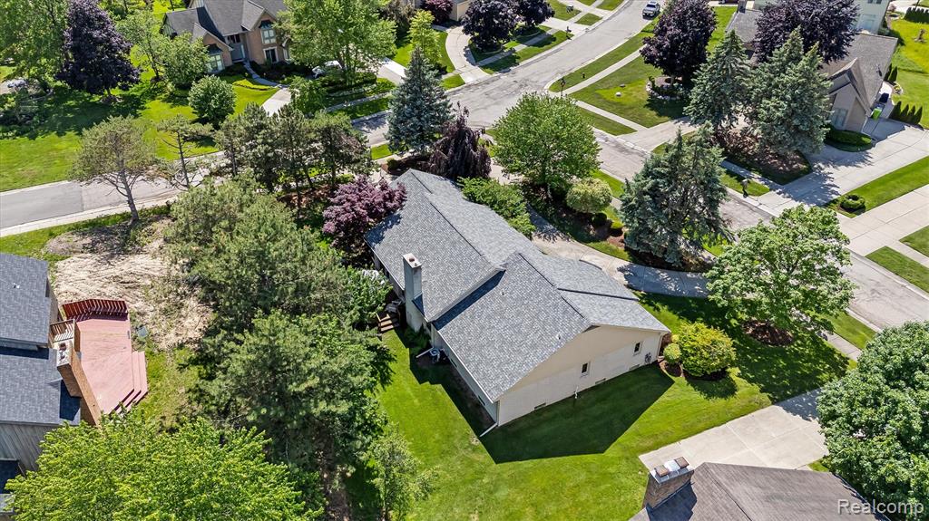 4771 Mada Court, West Bloomfield, MI — Photo 32