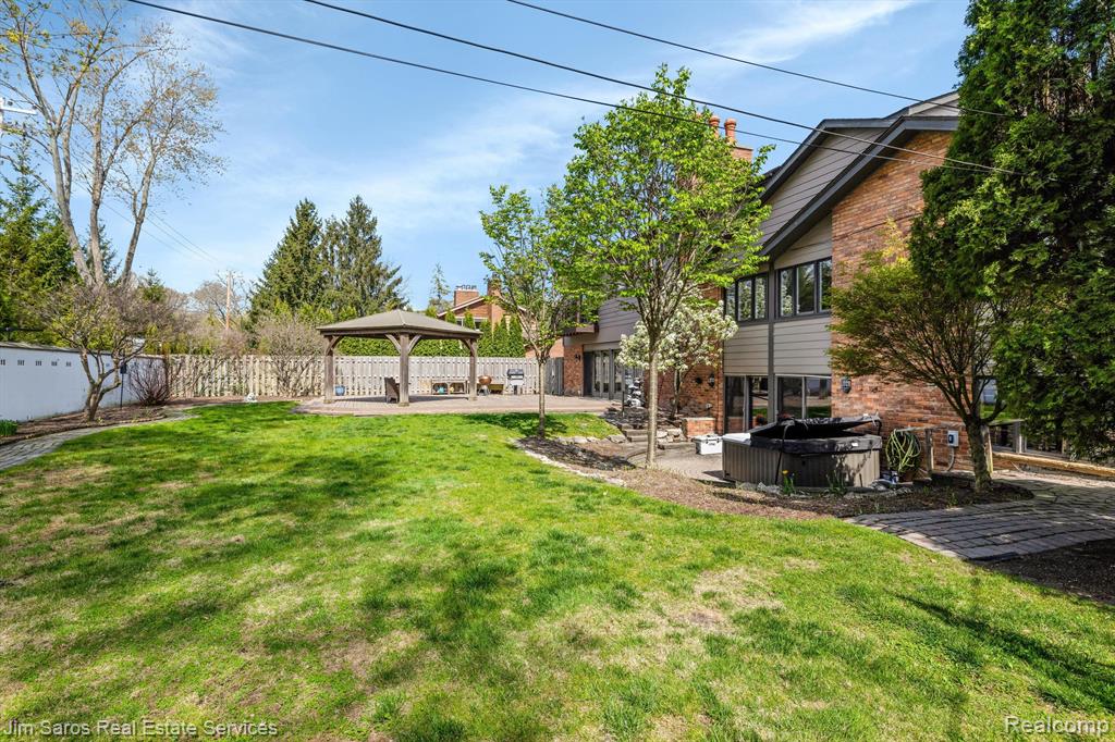 71 WOODLAND SHORES Drive, Grosse Pointe Shores, MI 48236 — Photo 41