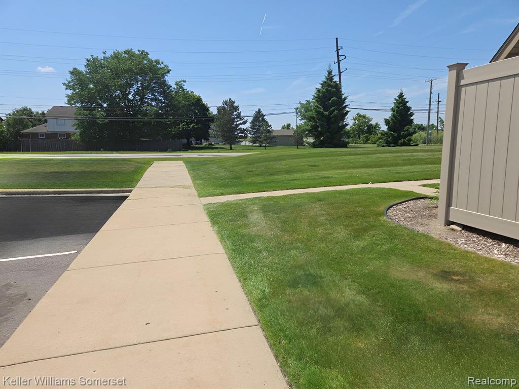 50516 Bay Run N, Chesterfield, MI 48047 — Photo 4