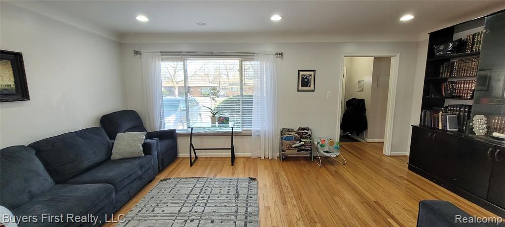24641 Church Street, Oak Park, MI 48237 — Photo 3