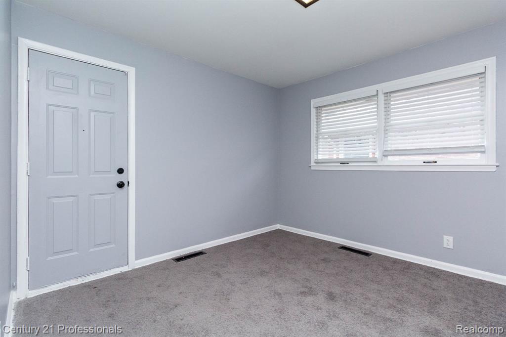 20300 Chapel Street, Detroit, MI 48219 — Photo 16