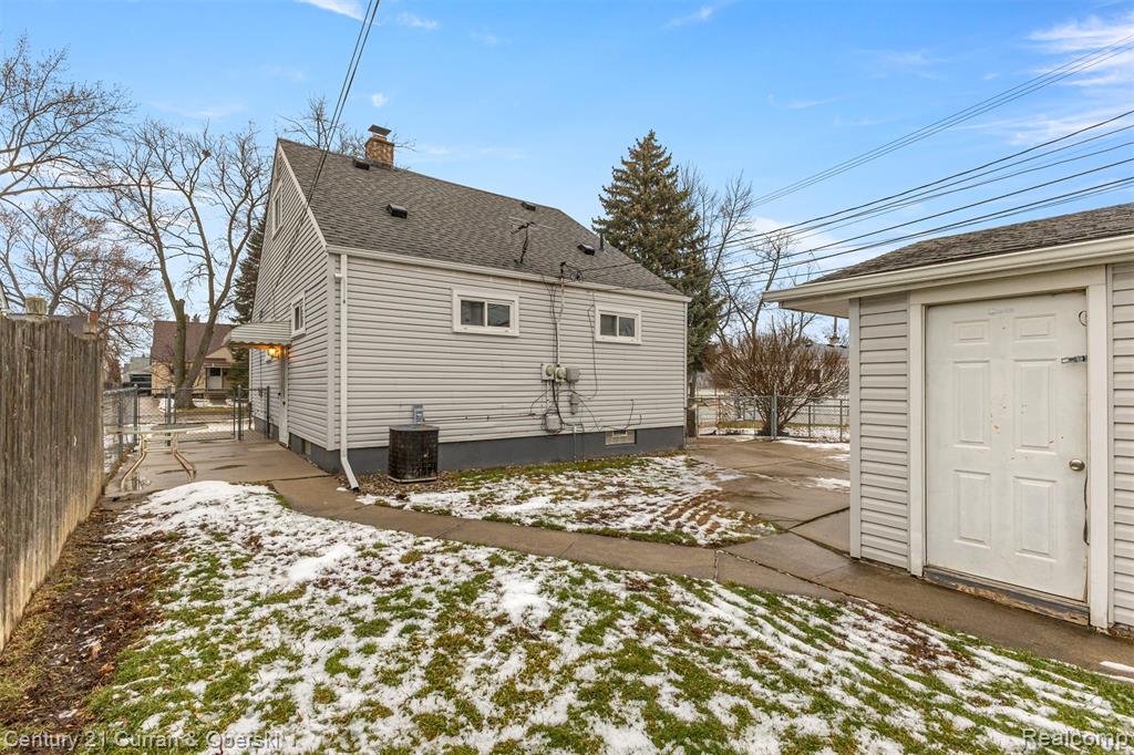 435 Champaign Road, Lincoln Park, MI 48146 — Photo 18