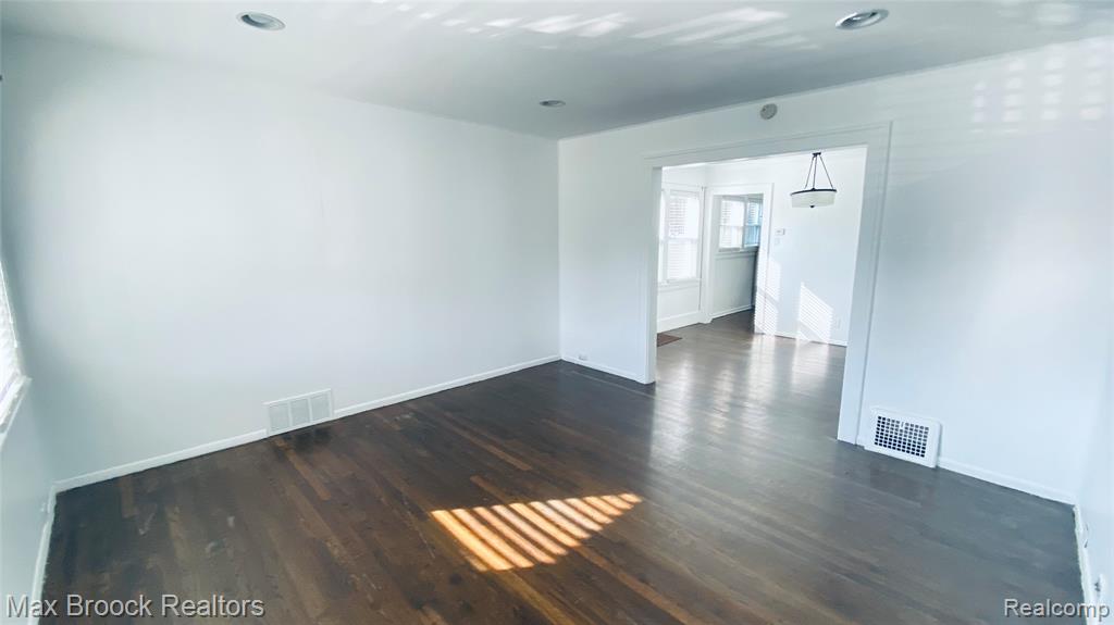 465 E OAKRIDGE #1 Street, Ferndale, MI 48220 — Photo 2