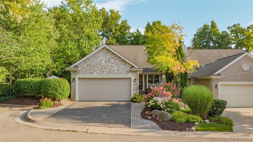 6582 Forest Ridge Court, Clarkston, MI