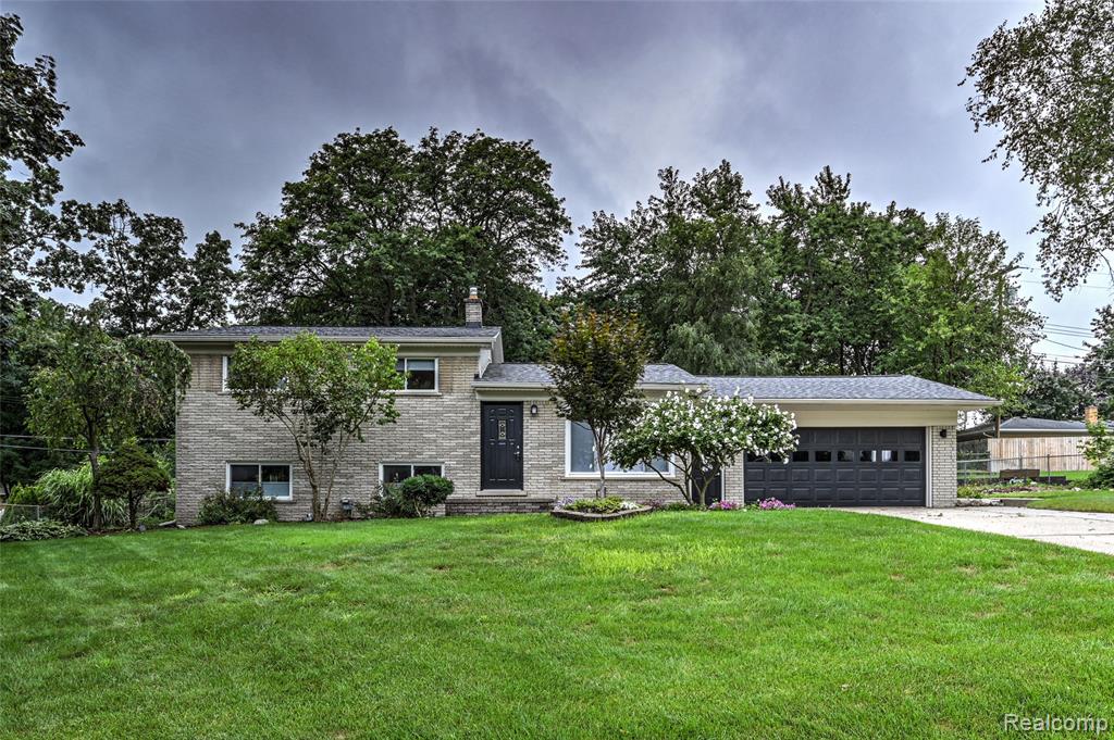52461 Pappy Lane, Shelby Twp, MI 48316 — front exterior