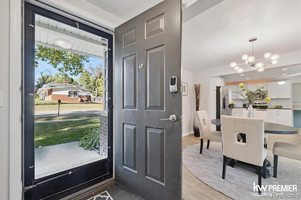 6015 Rowley Boulevard, Waterford, MI — Photo 3