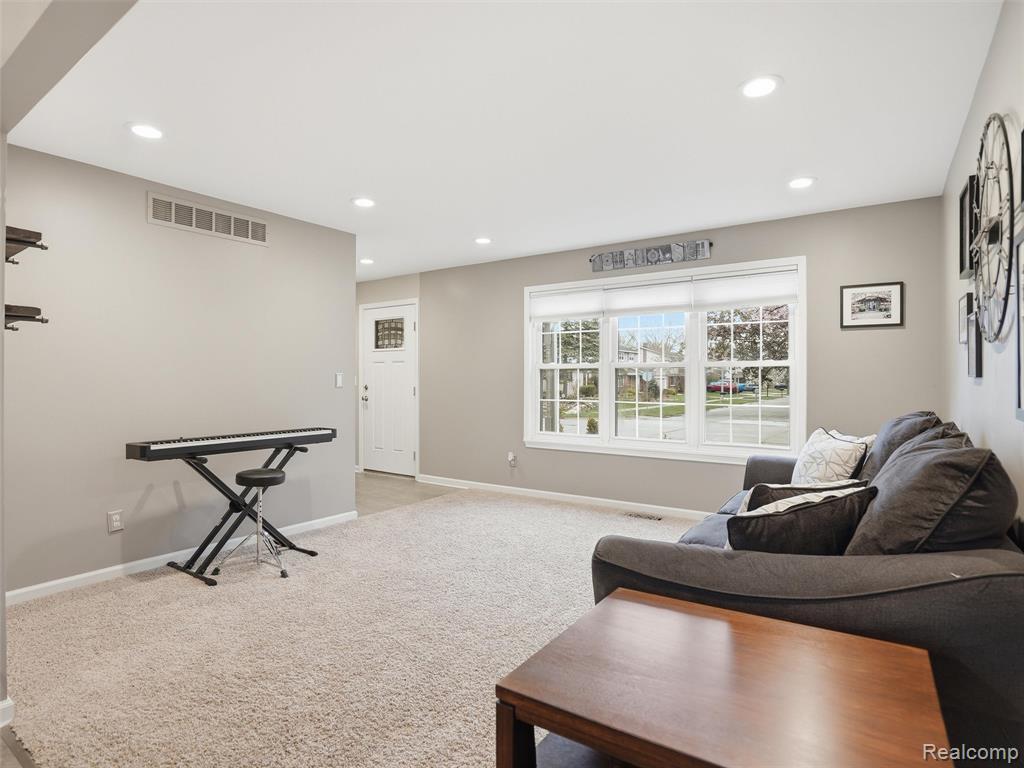 42902 Saxony Road, Canton, MI 48187 — Photo 16