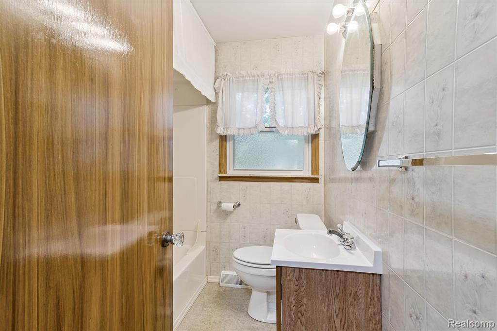 21832 Fenster Street, Sumpter, MI 48111 — Photo 19
