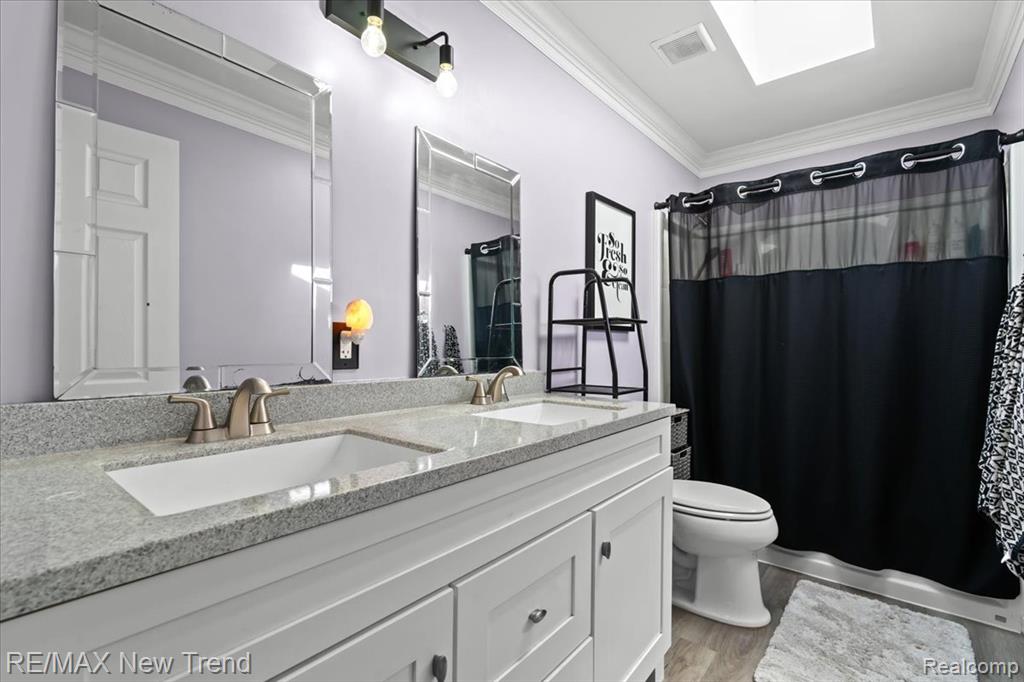 9125 Mandon Road, White Lake, MI — Photo 12