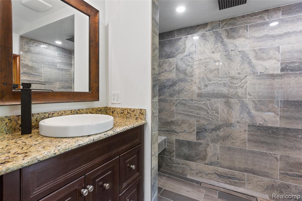 4408 S Lake Drive, Newport, MI 48166 — Photo 24