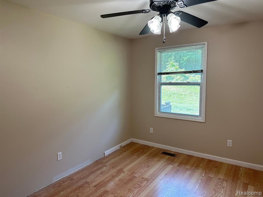 5047 ROCHESTER Road, Dryden, MI 48428 — Photo 10
