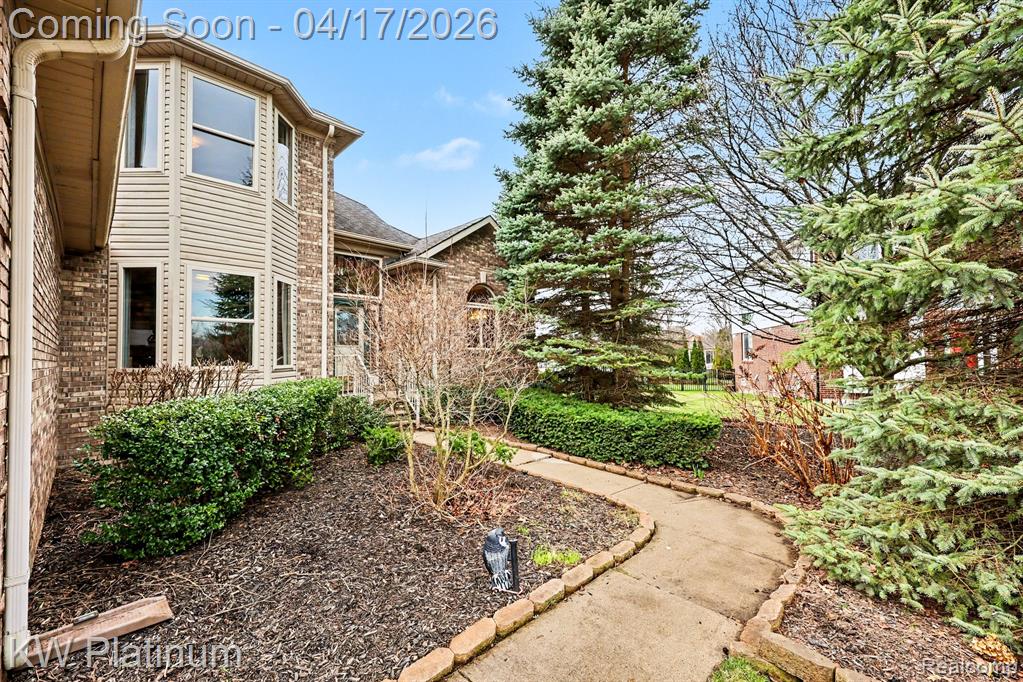 29124 Lesnau Court, Chesterfield, MI 48047 — Photo 3