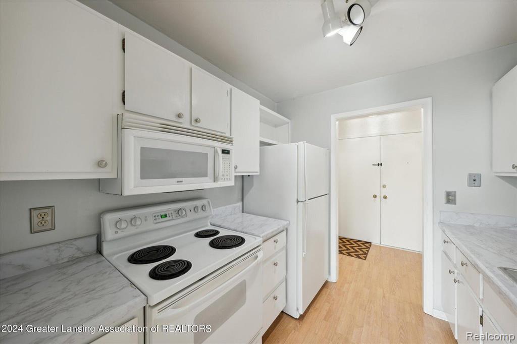 2926 Mount Hope Road, Okemos, MI 48864 — Photo 15