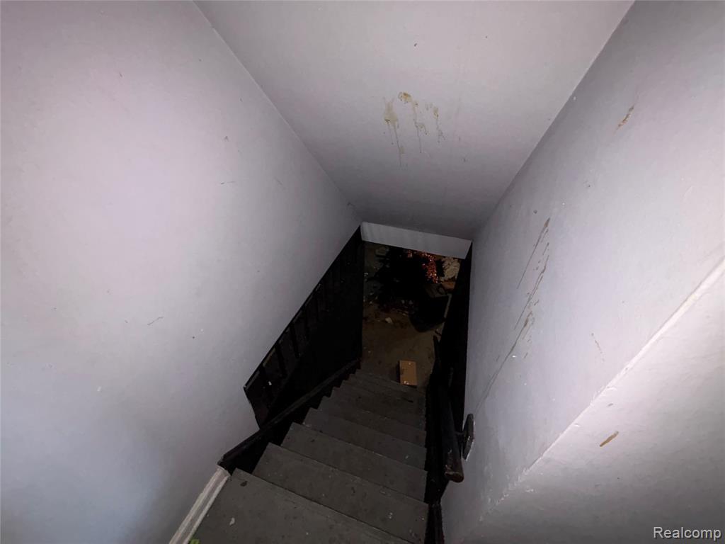 7647 Greenview Avenue, Detroit, MI 48228 — Photo 38