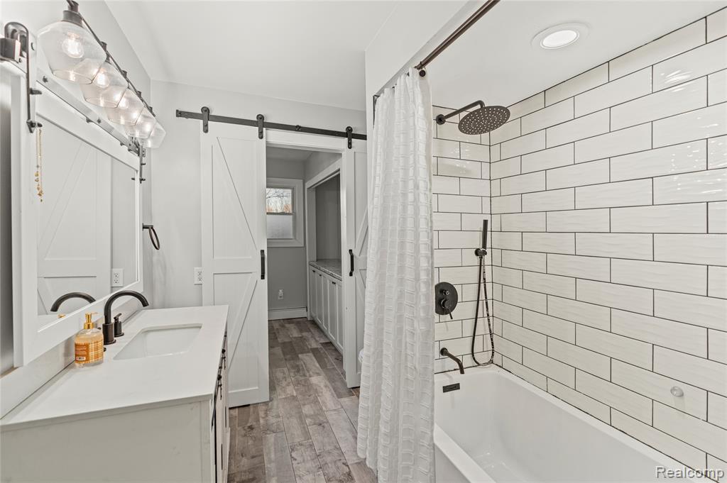 5411 Squire Lane, Flint, MI 48506 — Photo 15